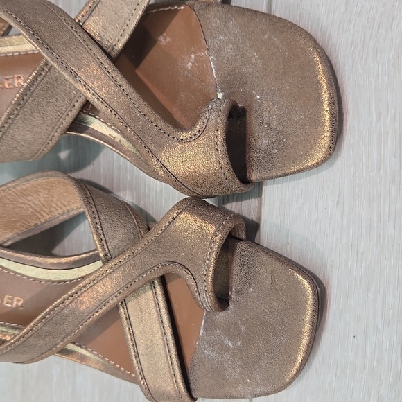 Donald J. Pliner Women's Bronze Gold Heeled Sandals Loop Toe Shoes Sz 7.5M - Picture 5 of 12